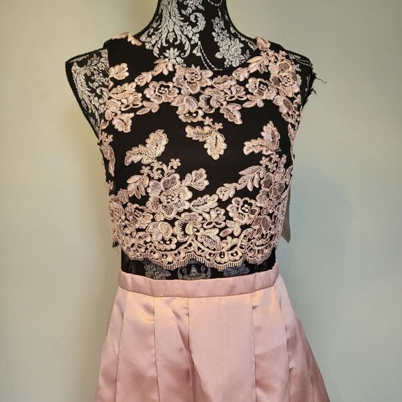 BETSY & ADAM PROM GRADUATION DRESS M size - Picture 2 of 7